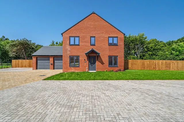 Eastwood, Bradwell, Great Yarmouth, photo 1