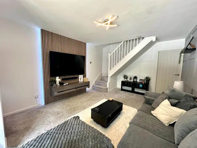 Photo 2 — Goya Close, Hawks Green, Cannock, WS11