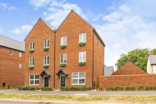 Camp Road, Upper Heyford, Bicester, OX25, photo 1