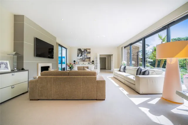 Photo 2 — Barnet Road, Arkley, Hertfordshire, EN5 3LJ