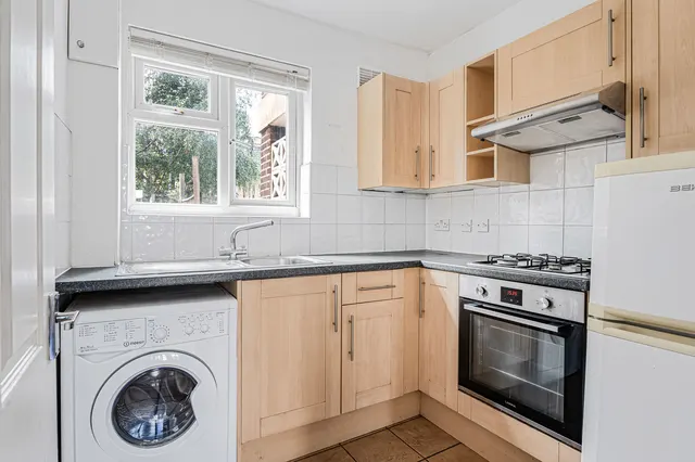 Algar Close, Isleworth, TW7, photo 3