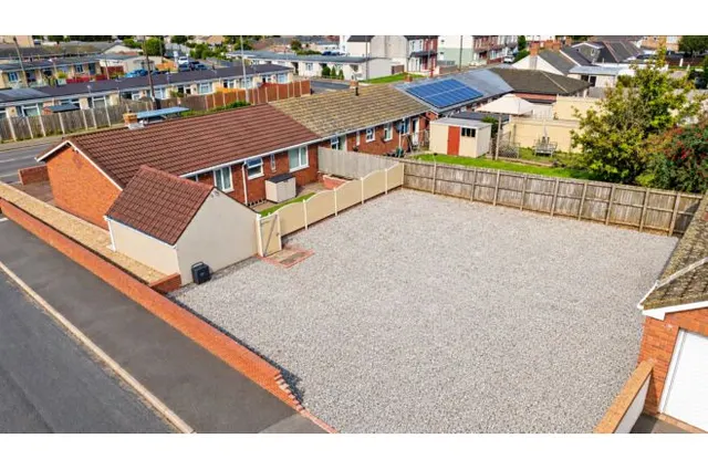 Coldbrook Road East, Barry, CF63, photo 2