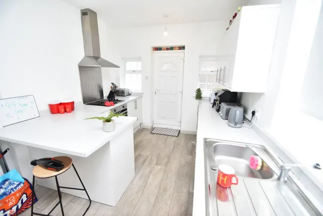 Kepier Crescent, Durham, DH1, photo 3