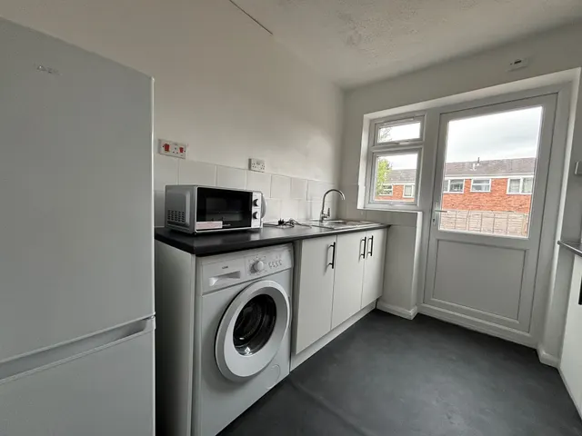 Photo 3 — Stirrup Close, Walsall, WS5