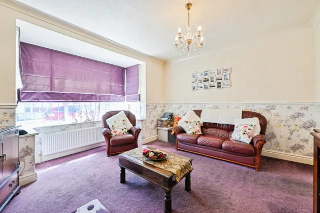 Charnwood Grove, Hucknall, NG15, photo 3