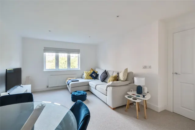 Photo 3 — Springview, 1 Knotley Way, West Wickham, BR4