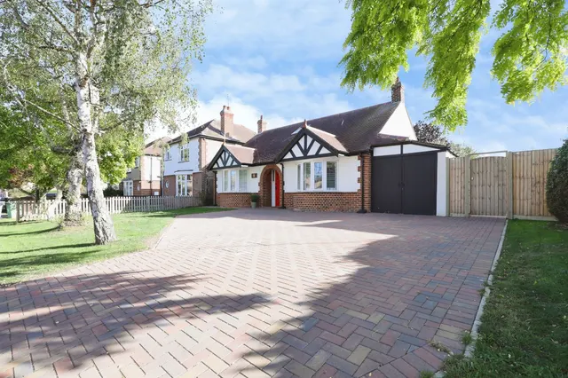 Austerby Bourne, PE10, photo 1