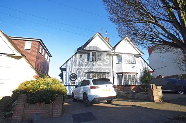 Heriot Avenue, London, photo 1