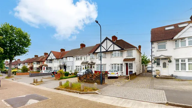 Park View, Wembley, HA9, photo 2