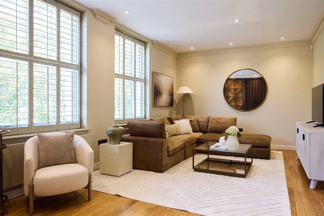 4 bedroom house — North End Way, London, NW3
