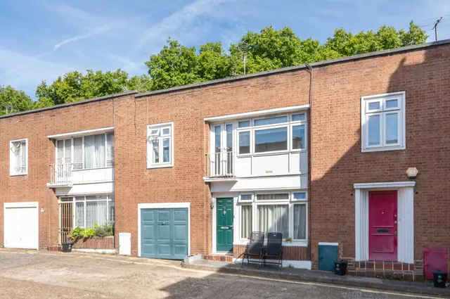 5 Clarendon Mews, London, photo 1