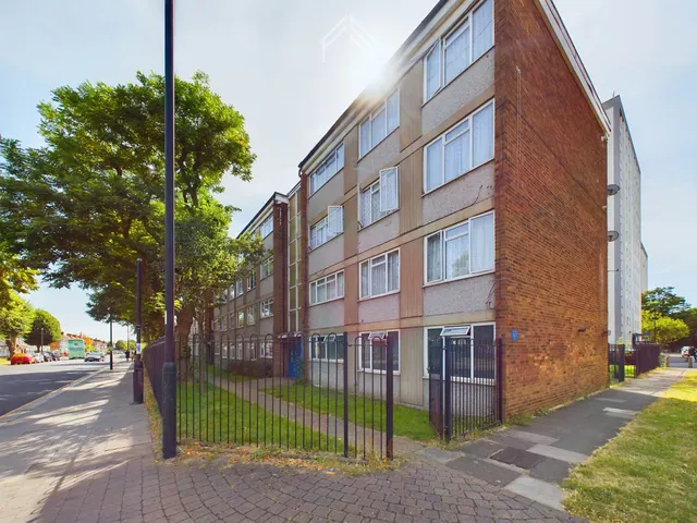 Ordanance Road, Enfield EN3, EN3 6HN, photo 1