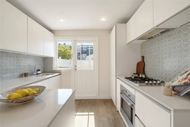 Mallinson Road, London, SW11, photo 3