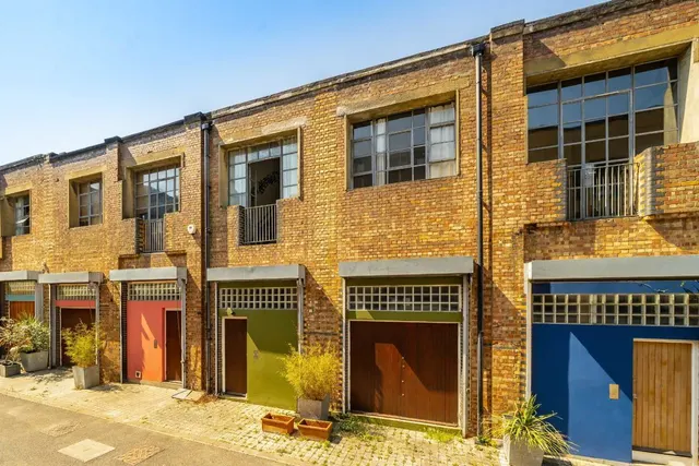 Blenheim Gardens, SW2, photo 1