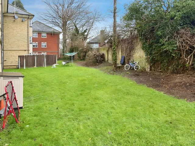 Stapleford Close, Chelmsford, CM2, photo 2