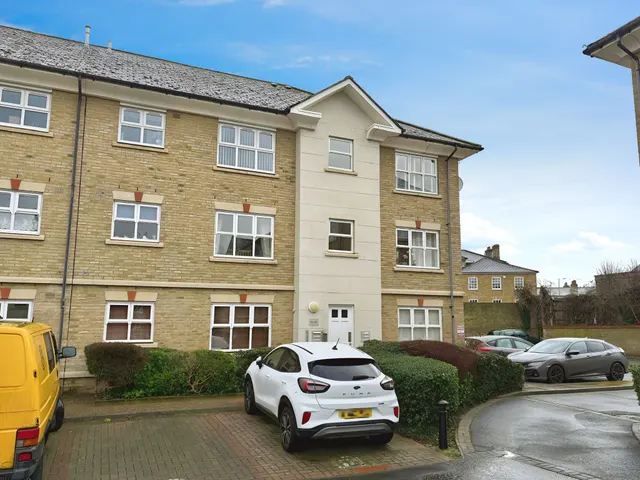 Stapleford Close, Chelmsford, CM2, photo 1