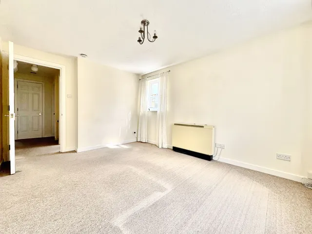 Stapleford Close, Chelmsford, CM2, photo 3