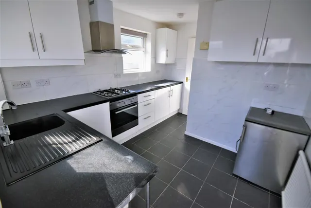 Photo 3 — Oakfield, Wrexham, LL13