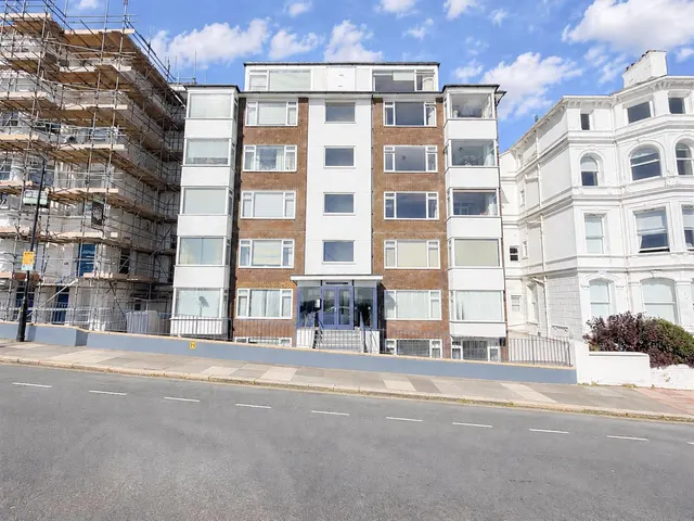South Cliff, Eastbourne, BN20, photo 1