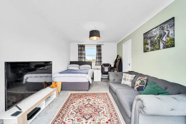 Braeburn Court, Staines-upon-Thames, TW18, photo 3