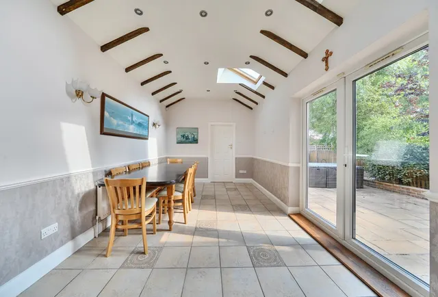 Lavender Avenue, London, NW9 8HE, photo 1