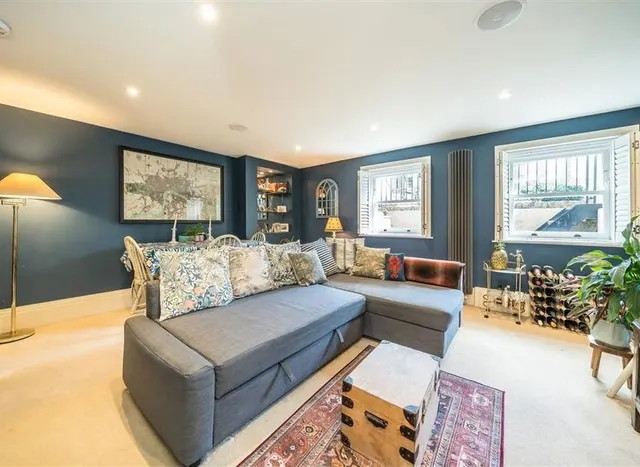 Clapham Road, Oval, SW9, photo 1