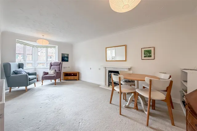 Hatfield Road, St. Albans, Hertfordshire, AL1 3NN, photo 1