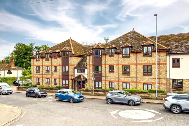Photo 3 — Hatfield Road, St. Albans, Hertfordshire, AL1 3NN