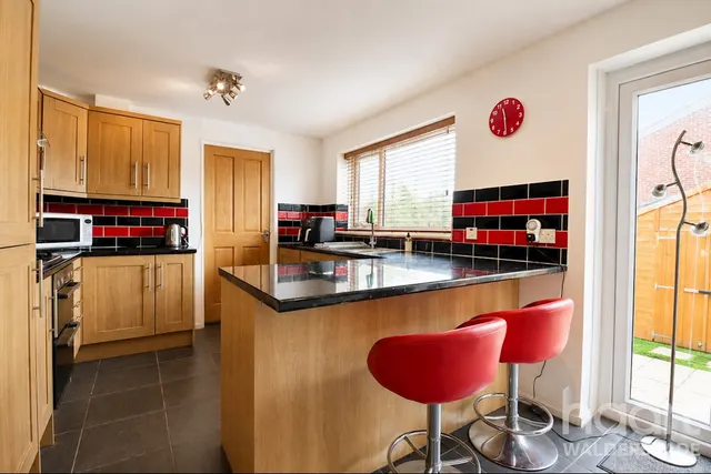 Mierscourt Road, Gillingham, ME8, photo 2