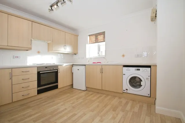 Photo 2 — Campbell Drive, Cardiff, CF11