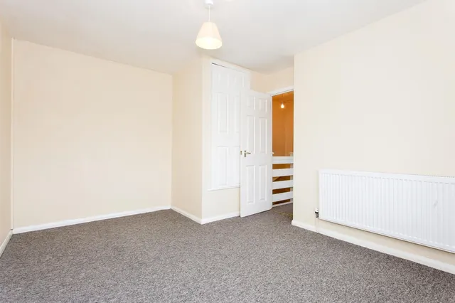 Wyatt Close, Huntingdon, PE26, photo 3
