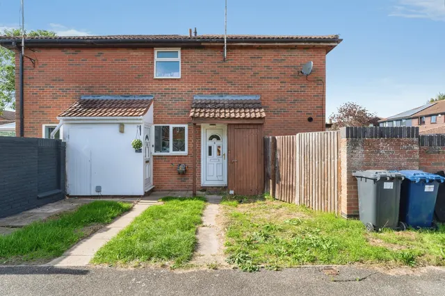 Wyatt Close, Huntingdon, PE26, photo 1