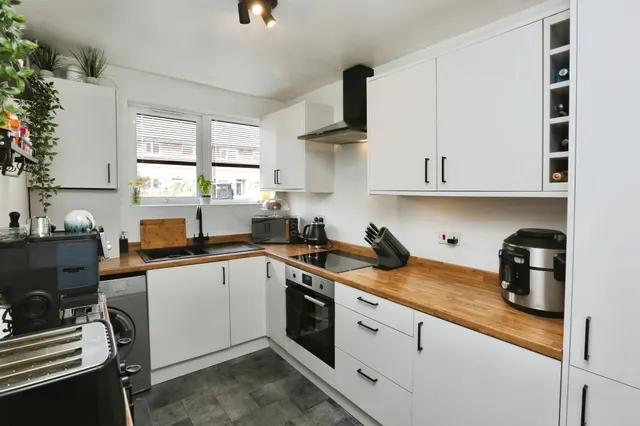 Photo 2 — Thornton Road, Gosport
