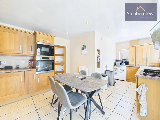 Garstang Road East, Poulton-Le-Fylde, FY6, photo 3