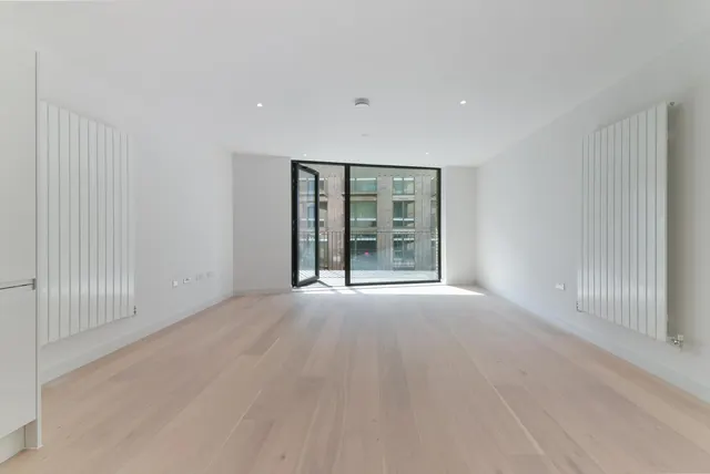 Mercier Court, Royal Wharf, E16, photo 1