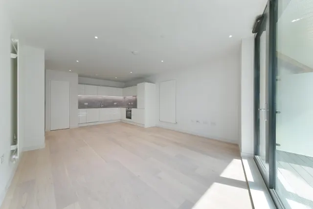 Mercier Court, Royal Wharf, E16, photo 2