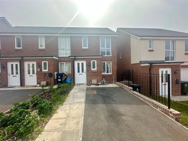 Mallard Way, Lydney, photo 1
