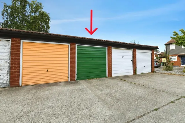 Photo 3 — Watkins Way, Shoeburyness, Southend-on-Sea, Essex, SS3
