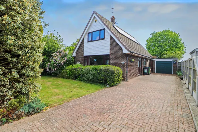 Poplar Drive, Filby, photo 2