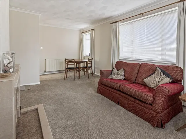 Photo 2 — Chesham Close, Goring-By-Sea, Worthing