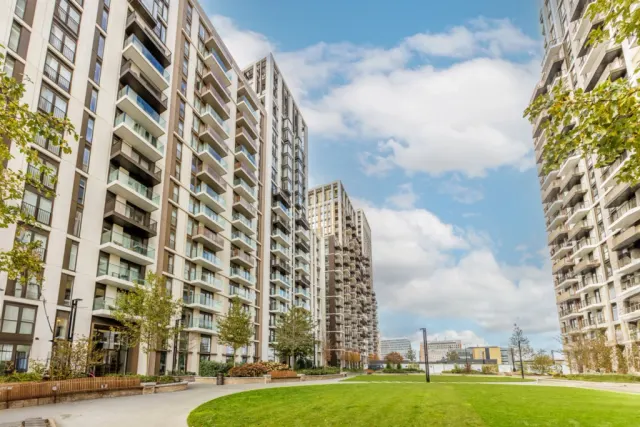 Fountain Park Way, White City, W12, photo 1