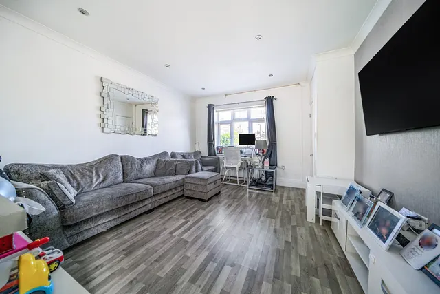 Photo 3 — Downderry Road, BR1