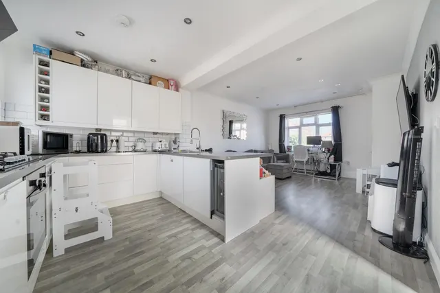 Photo 2 — Downderry Road, BR1