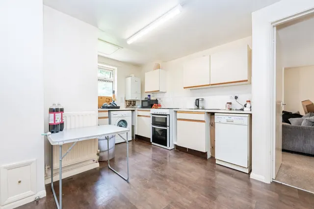 Rutland Avenue, High Wycombe, HP12, photo 3