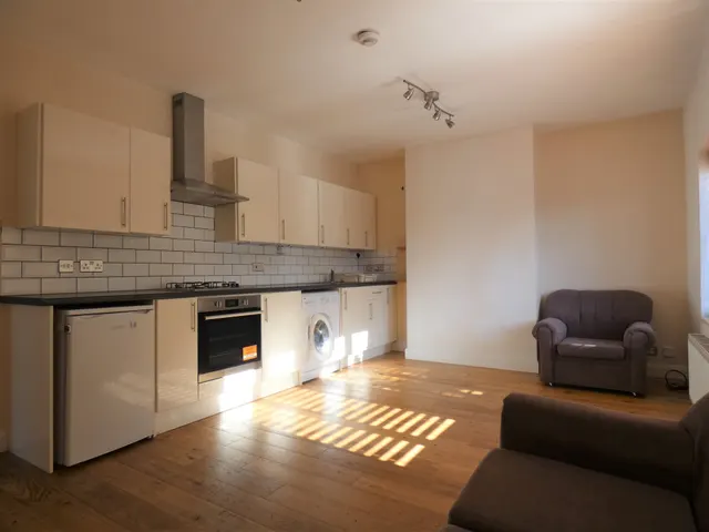 Studland Road, London, W7, photo 1