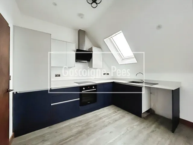 York Road, Camberley, GU15, photo 3