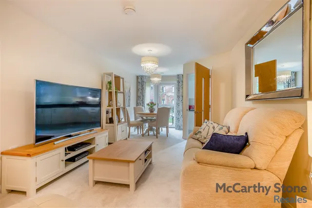 Burlington Gardens, Leyland, PR25, photo 3