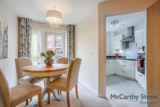 Burlington Gardens, Leyland, PR25, photo 1