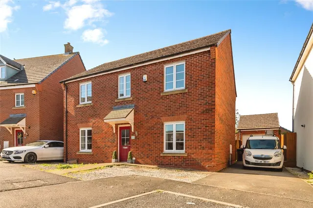 Calder Gardens, Bingham, NG13, photo 1