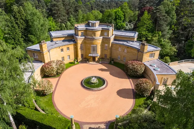 Hamstone House, St George's Hill, Weybridge, Surrey, photo 1